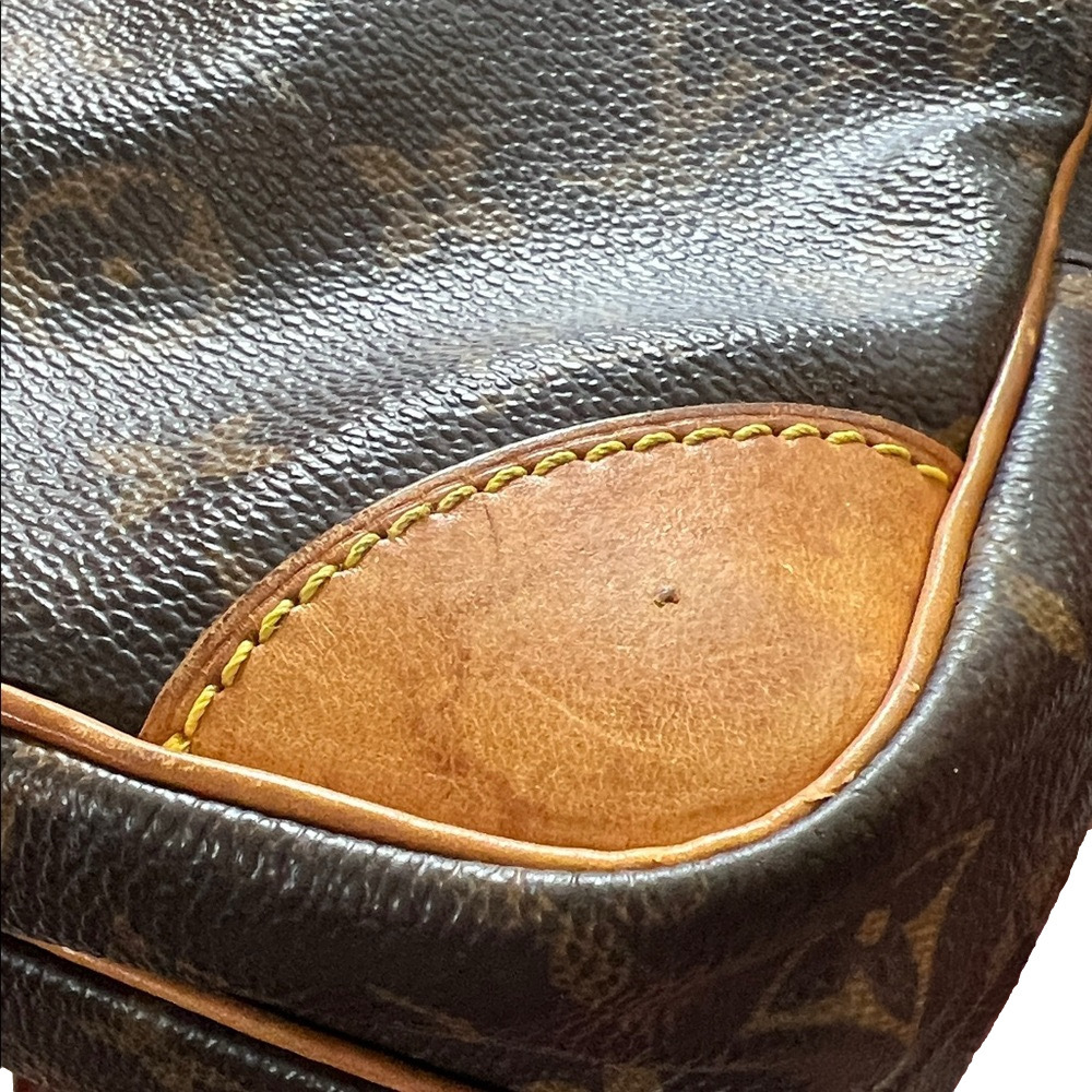 Louis Vuitton LV Amazone Monogram Crossbody Bag - has marks - Picture 14 of 17